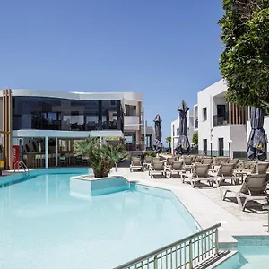 4* Ξενοδοχείο με διαμερίσματα Golden Bay Boutique &