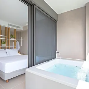  Ξενοδοχείο με διαμερίσματα Noemie Luxury